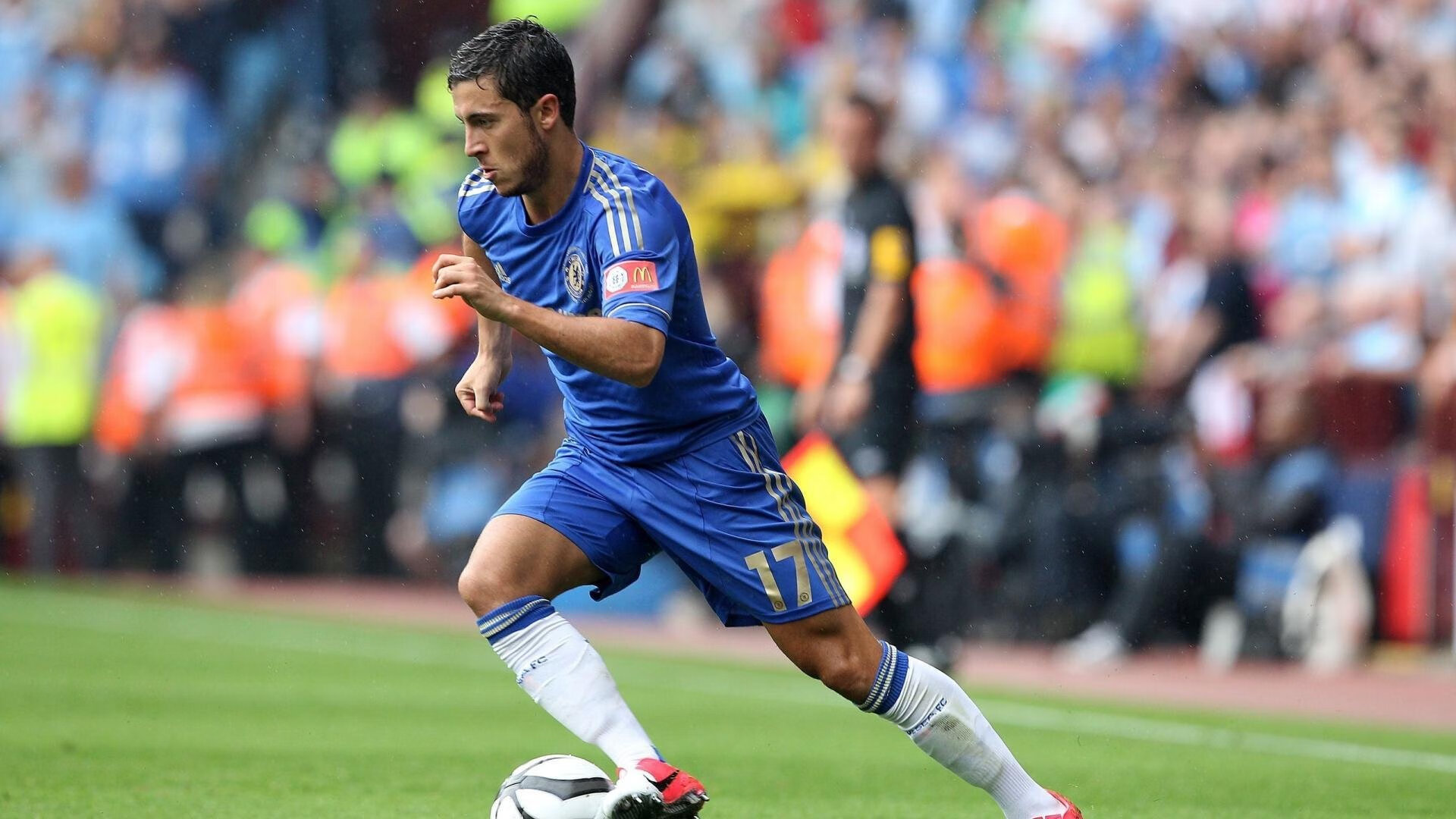 浓眉保护篮下多次干扰对手出手,nba浓眉打什么位置